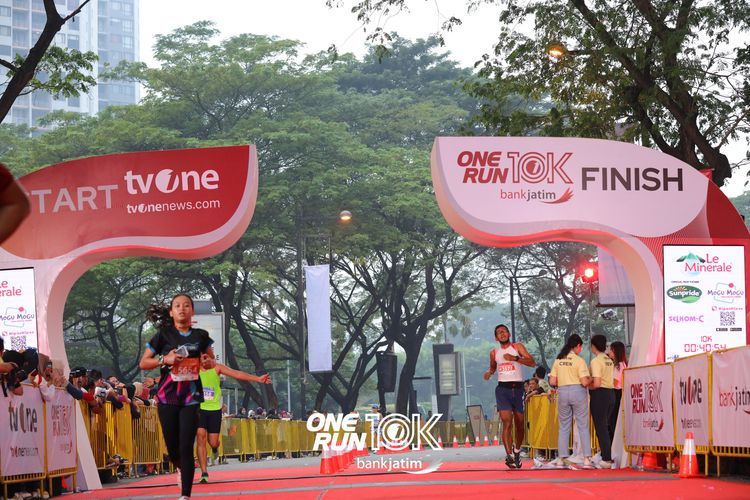 Race photo from ONE RUN 10 K