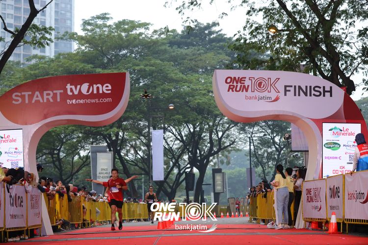 Race photo from ONE RUN 10 K