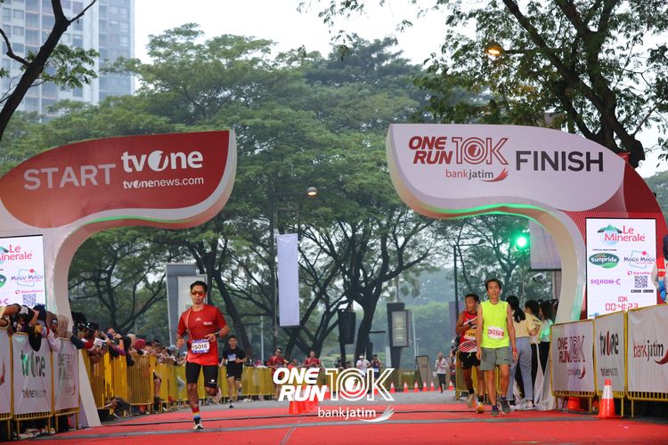 Race photo from ONE RUN 10 K