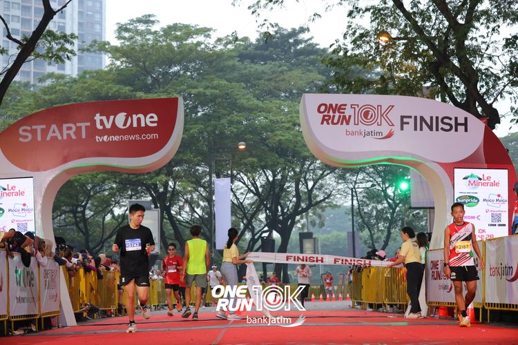 Race photo from ONE RUN 10 K