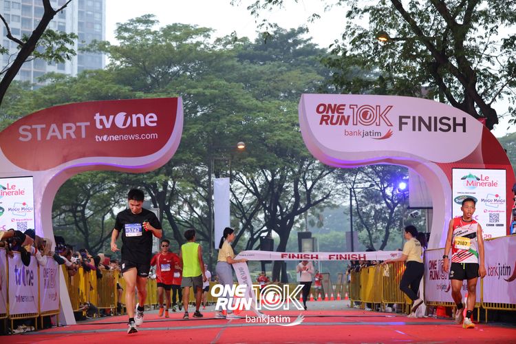 Race photo from ONE RUN 10 K
