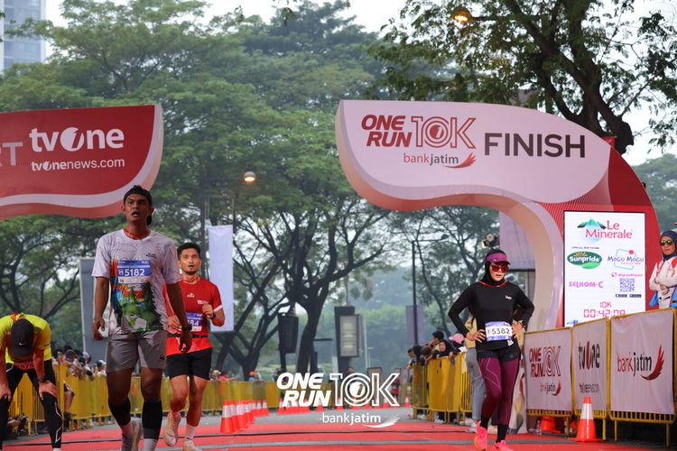 Race photo from ONE RUN 10 K