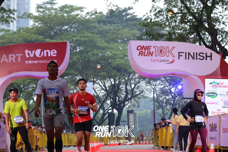 Race photo from ONE RUN 10 K