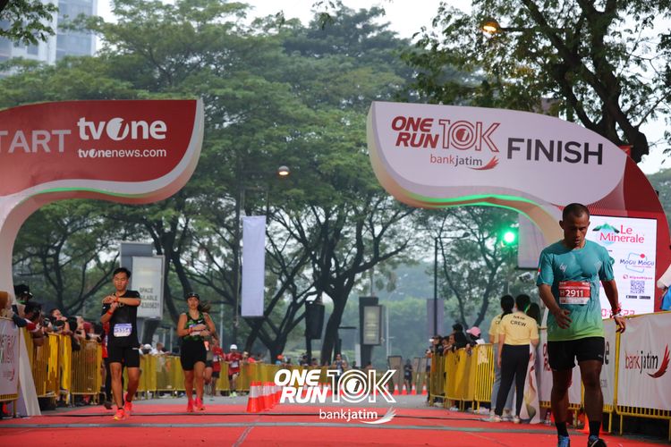 Race photo from ONE RUN 10 K