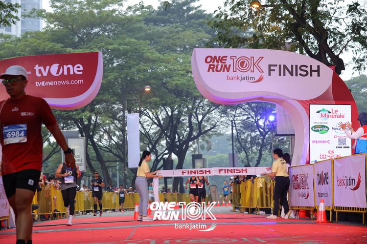 Race photo from ONE RUN 10 K