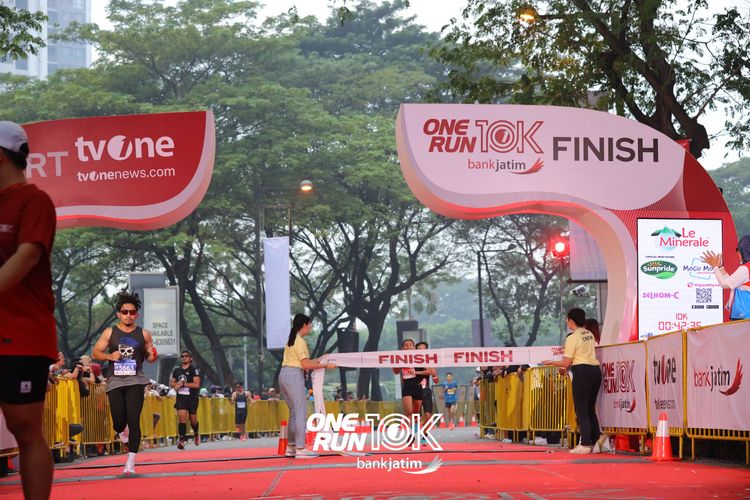 Race photo from ONE RUN 10 K