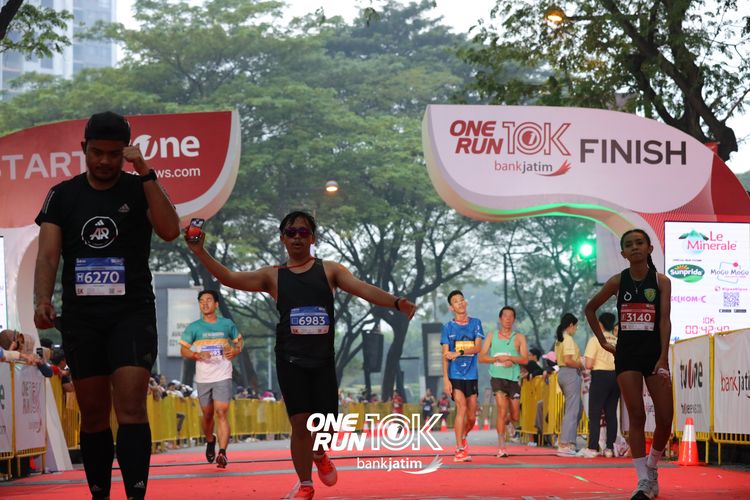 Race photo from ONE RUN 10 K