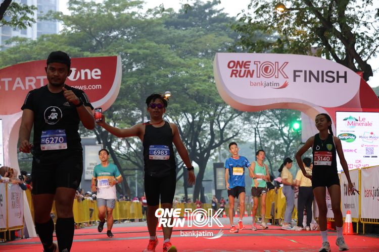 Race photo from ONE RUN 10 K