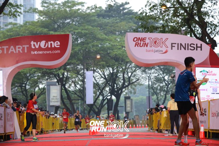 Race photo from ONE RUN 10 K