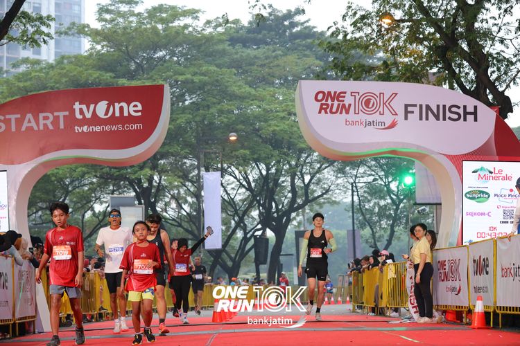 Race photo from ONE RUN 10 K