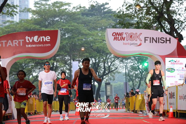 Race photo from ONE RUN 10 K