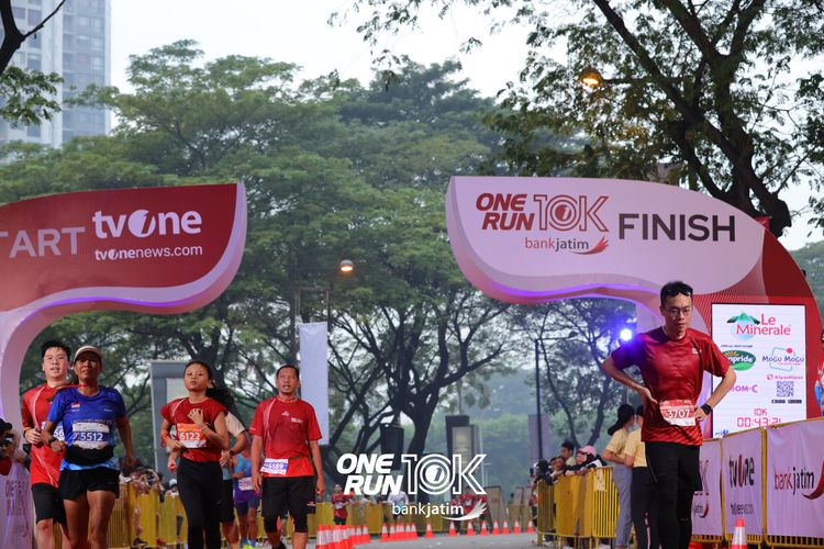 Race photo from ONE RUN 10 K