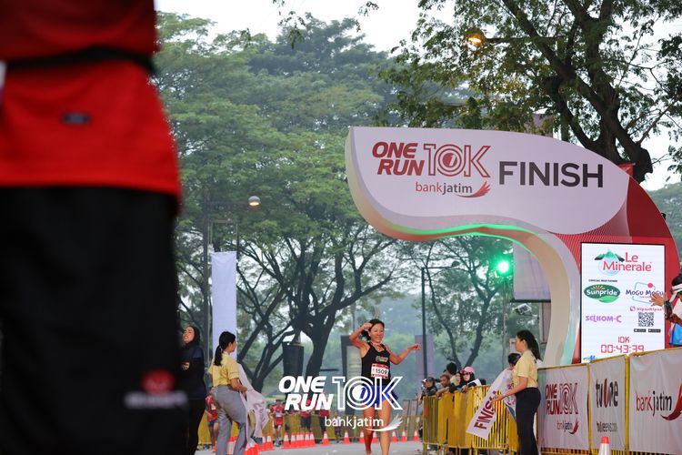 Race photo from ONE RUN 10 K