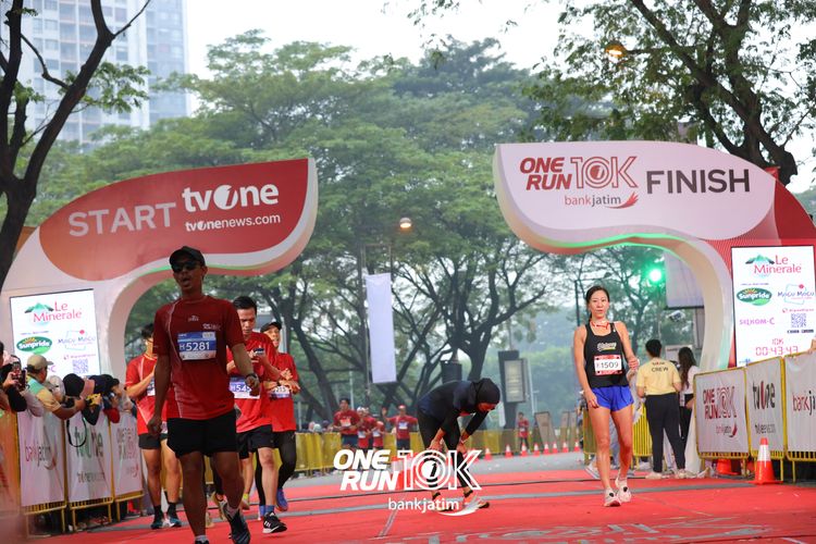 Race photo from ONE RUN 10 K