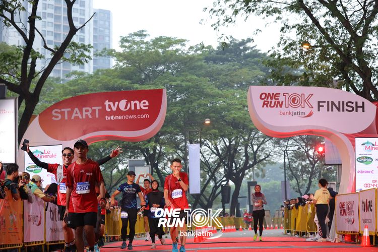 Race photo from ONE RUN 10 K