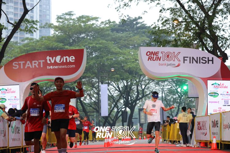 Race photo from ONE RUN 10 K