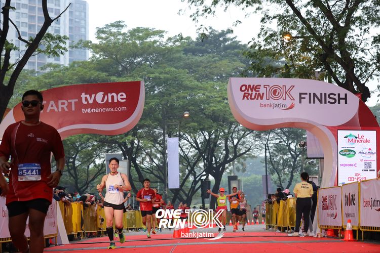 Race photo from ONE RUN 10 K