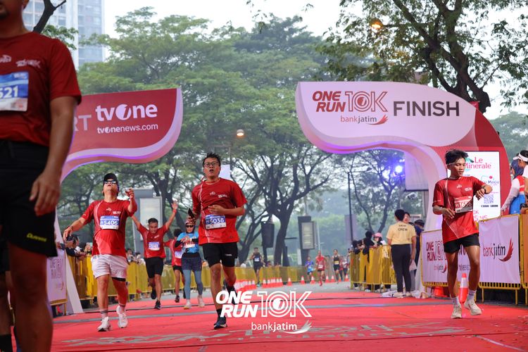 Race photo from ONE RUN 10 K