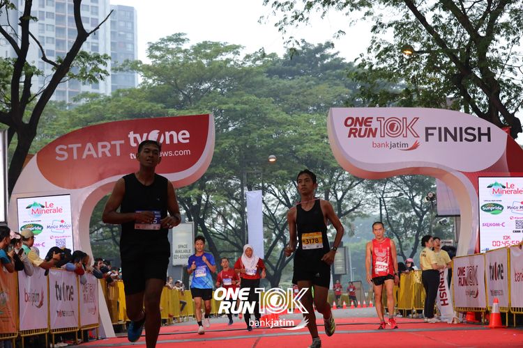Race photo from ONE RUN 10 K
