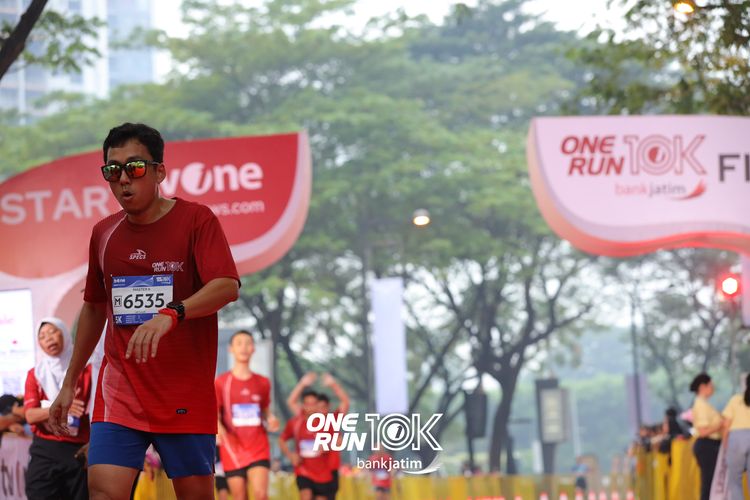 Race photo from ONE RUN 10 K
