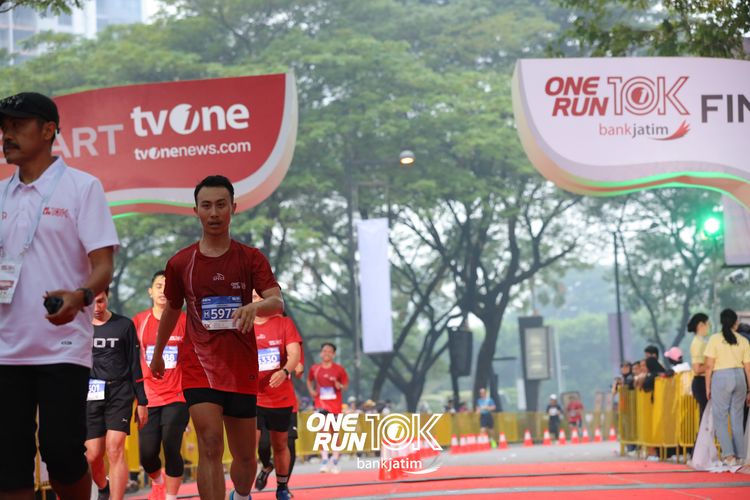 Race photo from ONE RUN 10 K