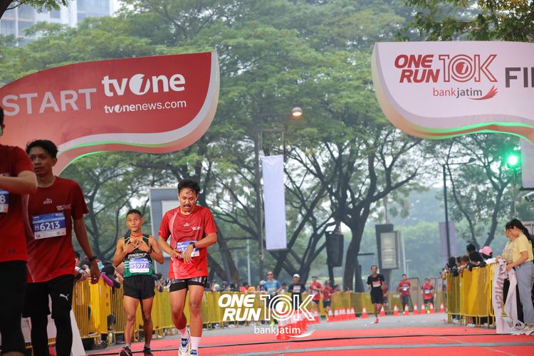 Race photo from ONE RUN 10 K