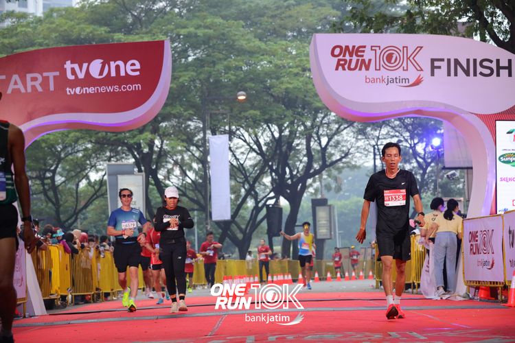 Race photo from ONE RUN 10 K