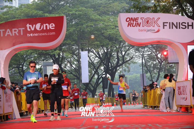 Race photo from ONE RUN 10 K