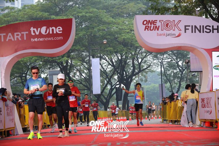 Race photo from ONE RUN 10 K