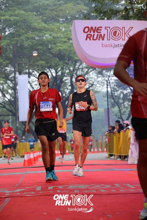 Race photo from ONE RUN 10 K