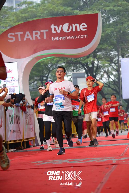 Race photo from ONE RUN 10 K