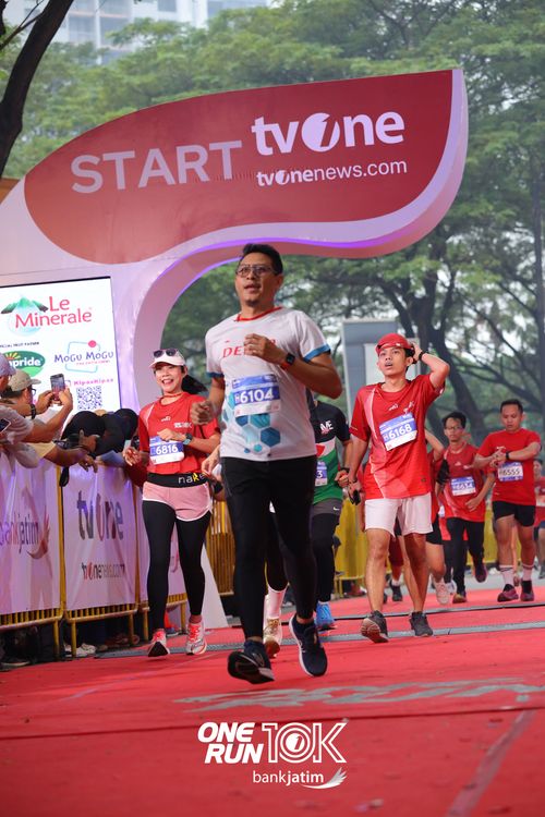 Race photo from ONE RUN 10 K