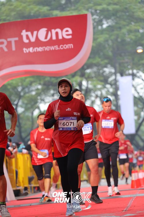 Race photo from ONE RUN 10 K