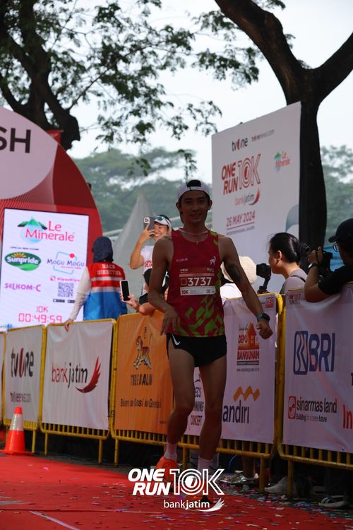 Race photo from ONE RUN 10 K