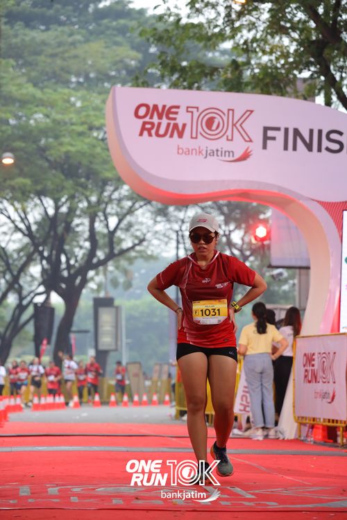 Race photo from ONE RUN 10 K