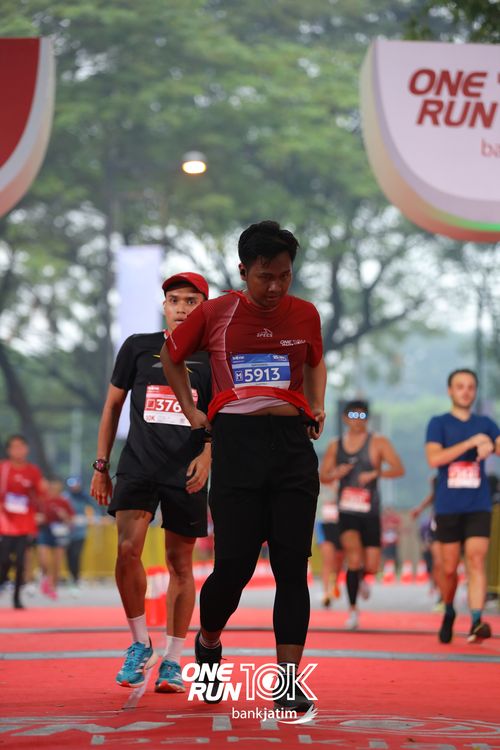 Race photo from ONE RUN 10 K
