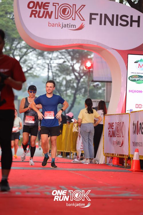 Race photo from ONE RUN 10 K