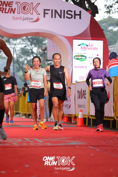 Race photo from ONE RUN 10 K