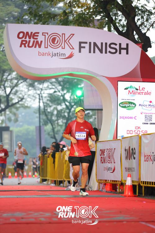 Race photo from ONE RUN 10 K