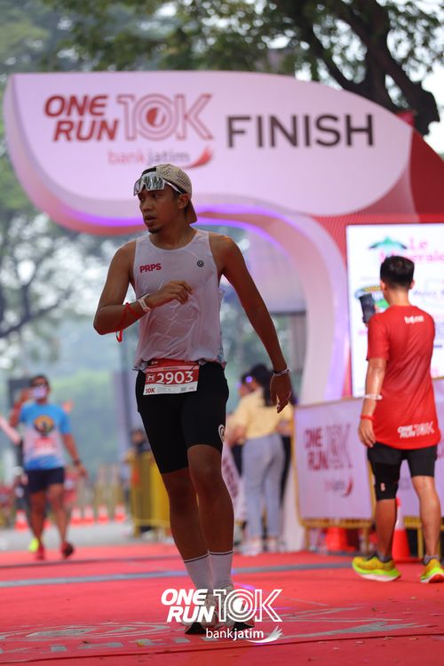Race photo from ONE RUN 10 K