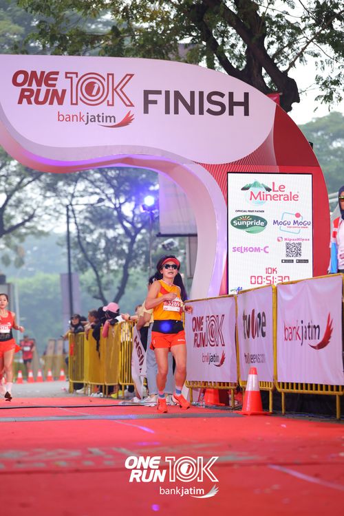 Race photo from ONE RUN 10 K