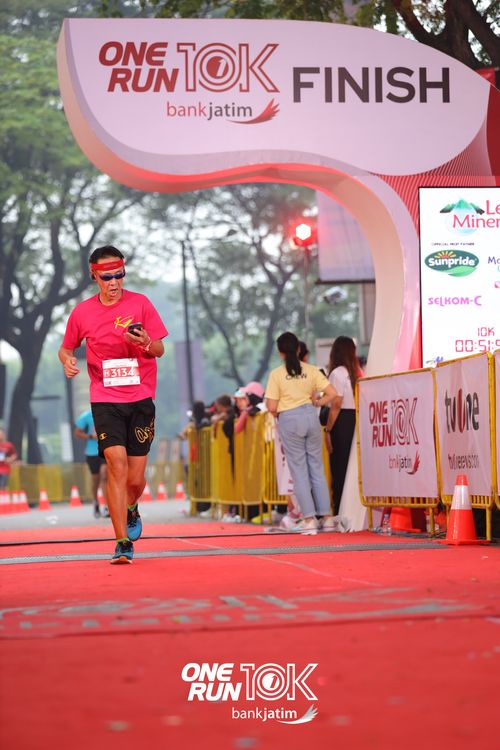 Race photo from ONE RUN 10 K