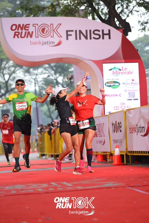 Race photo from ONE RUN 10 K