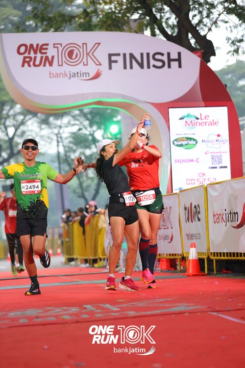 Race photo from ONE RUN 10 K