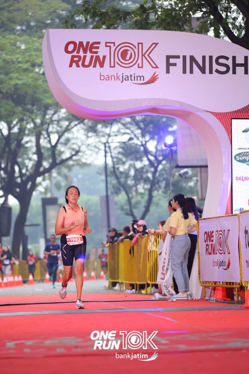Race photo from ONE RUN 10 K