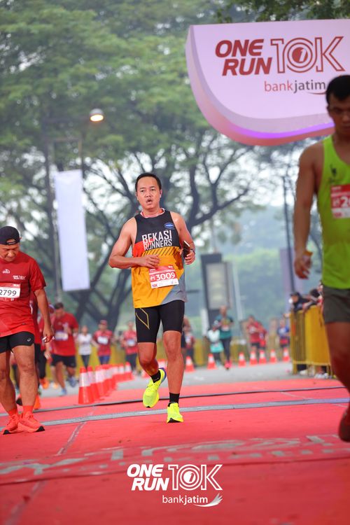 Race photo from ONE RUN 10 K