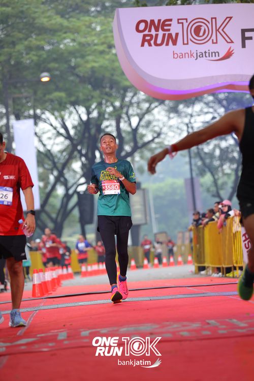 Race photo from ONE RUN 10 K