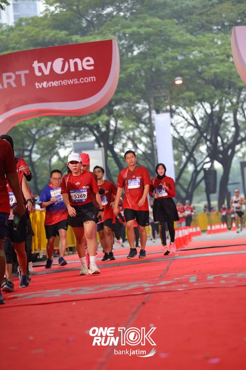Race photo from ONE RUN 10 K
