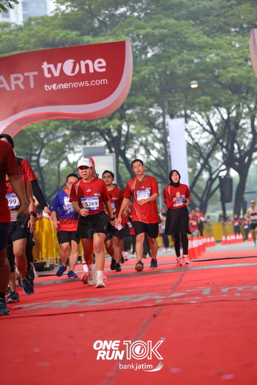 Race photo from ONE RUN 10 K
