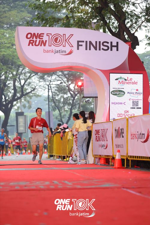 Race photo from ONE RUN 10 K